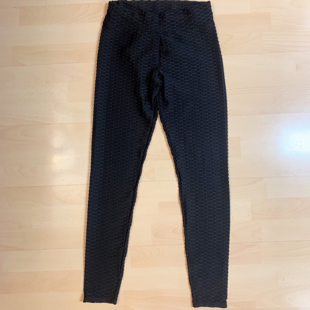 Black Scrunch bum leggings